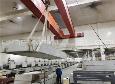 Sylfaen Cywirdeb: Astudiaeth Gymharol o Weithithfaen, Dur A Serameg mewn Peir...